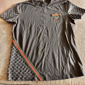 Gucci women’s L t-shirt. Used , no signs of wear .